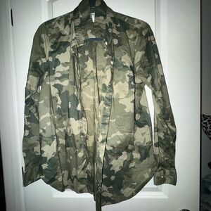 Old Navy Women's Green Camouflage Button down shirt.